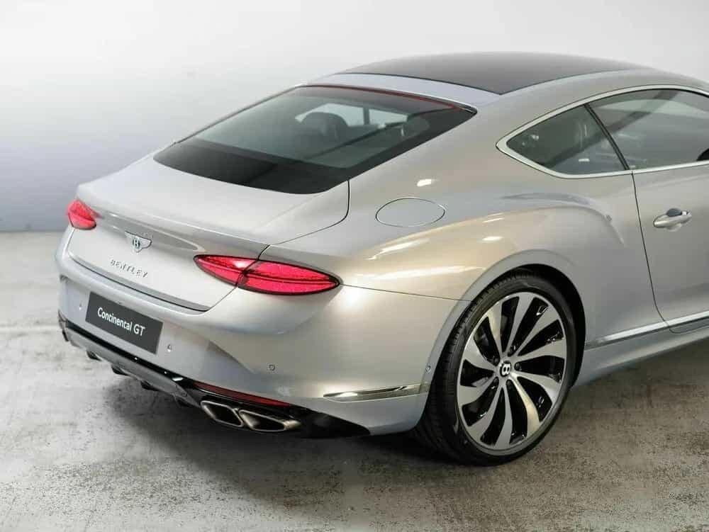 Bentley Continental GT Azure V8 Hybrid null-photo-5