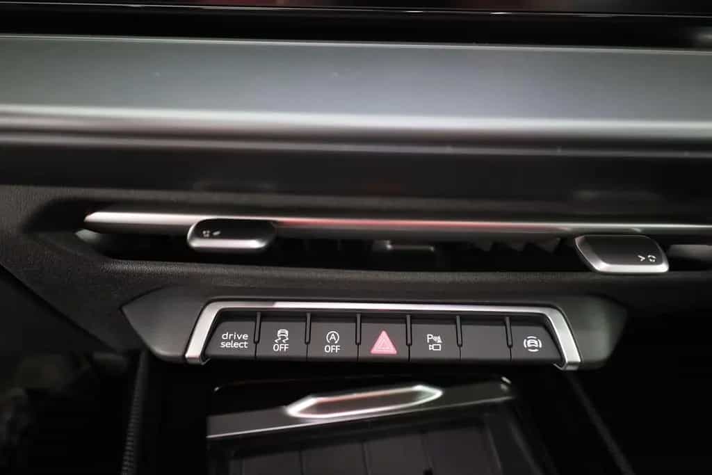 Audi Q3 1.5 TFSI s-line s-tronic n.Modell LED ACC AHK 11/2025-photo-11