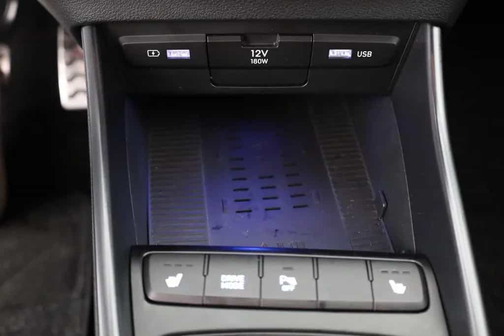 Hyundai BAYON 1.0T-GDI Aut. LED Tempomat Sitzheizung 01/2023-photo-12