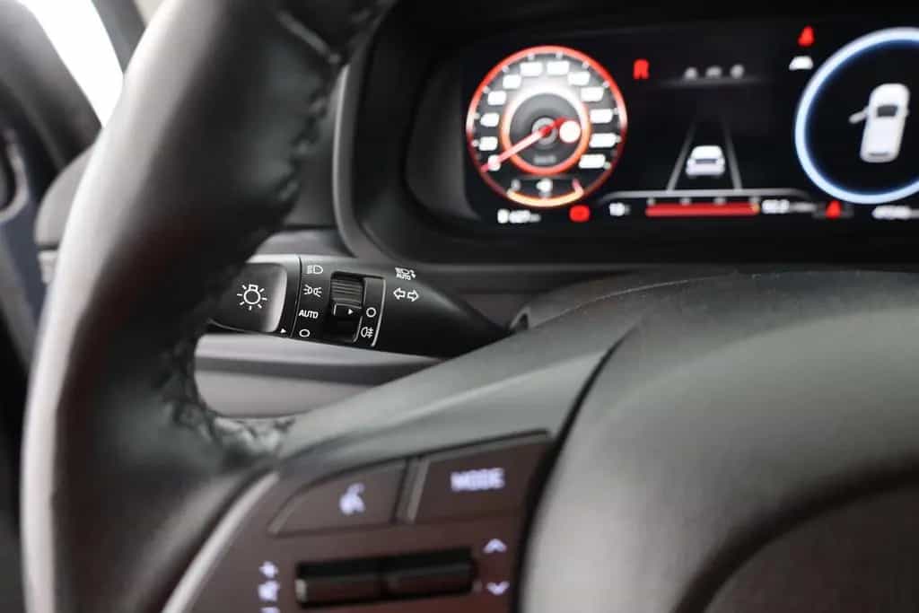 Hyundai BAYON 1.0T-GDI Aut. LED Tempomat Sitzheizung 01/2023-photo-19