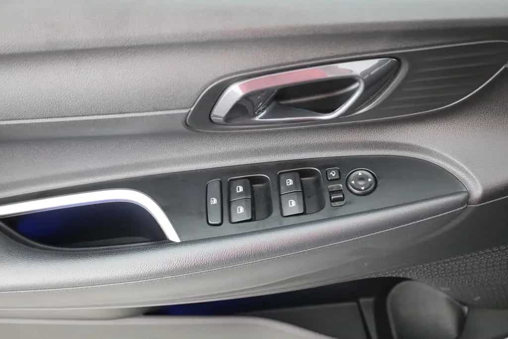 Hyundai BAYON 1.0T-GDI Aut. LED Tempomat Sitzheizung 01/2023-photo-22
