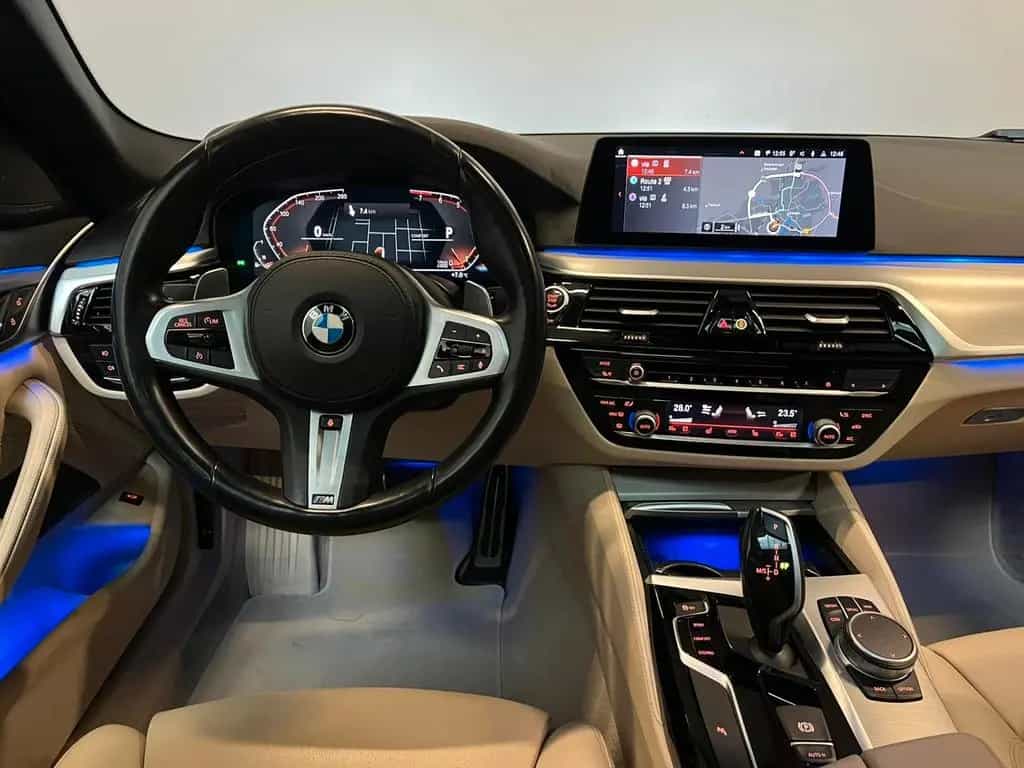 BMW 5 Series 01/2020-photo-11