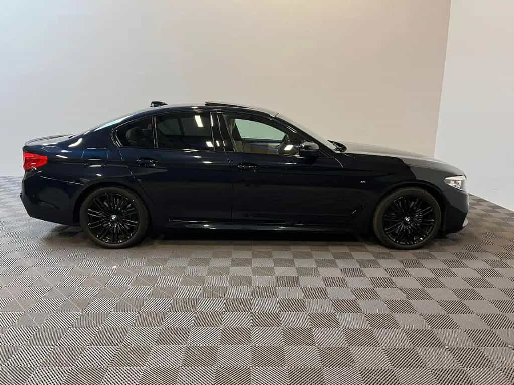 BMW 5 Series 01/2020-photo-5