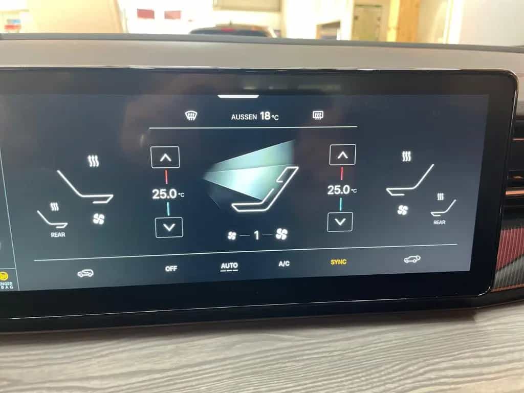 KGM Actyon 1.5 LUX zweifarbig LED/ACC/AT null-photo-10