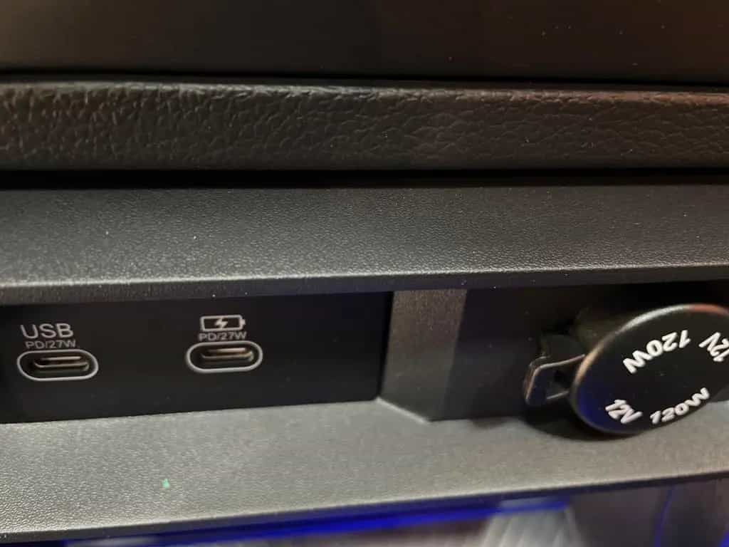 KGM Actyon 1.5 LUX zweifarbig LED/ACC/AT null-photo-4