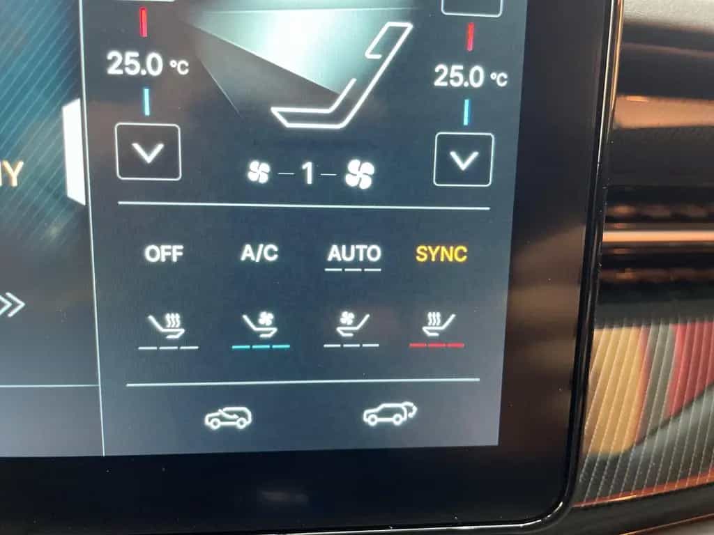 KGM Actyon 1.5 LUX zweifarbig LED/ACC/AT null-photo-9