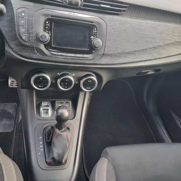 Alfa Romeo Giulietta 2.0 JTDm-2 175 CV TCT Exclu 07/2015-photo-6