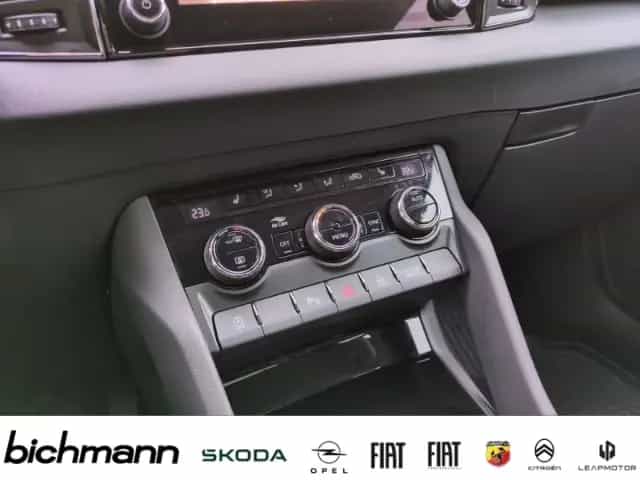 Skoda Karoq Tour W'less Apps SHZvh AHK PDCvh RFK 11/2022-photo-25
