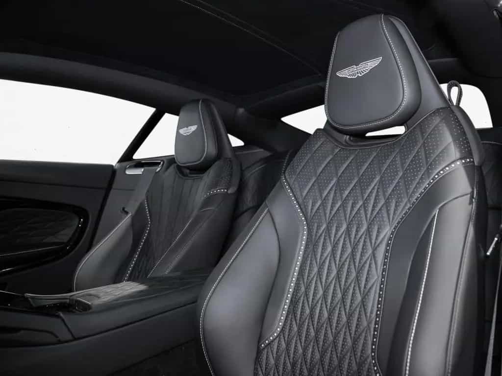 Aston Martin DB12 Coupe Aston Martin Hamburg 10/2025-photo-10