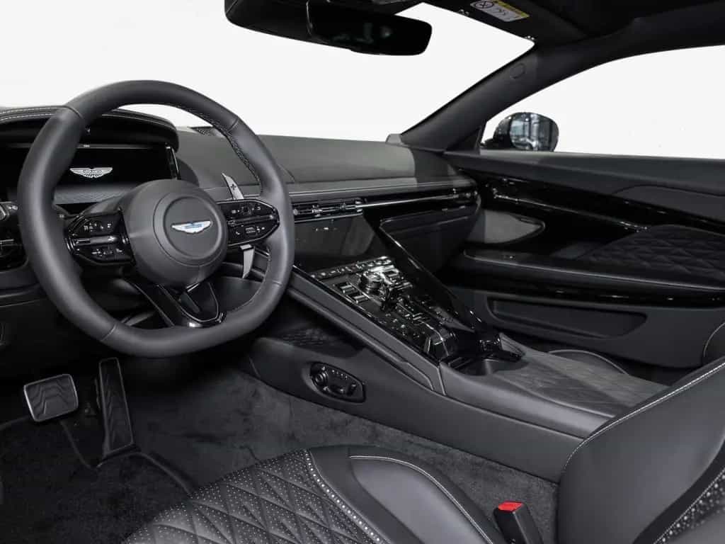 Aston Martin DB12 Coupe Aston Martin Hamburg 10/2025-photo-1