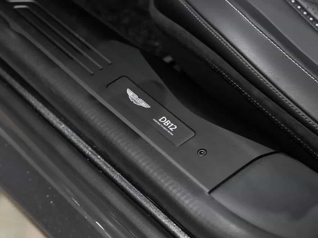 Aston Martin DB12 Coupe Aston Martin Hamburg 10/2025-photo-19