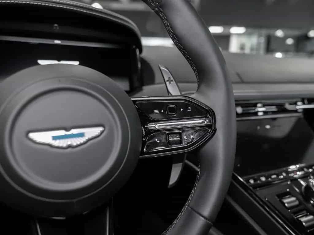 Aston Martin DB12 Coupe Aston Martin Hamburg 10/2025-photo-25