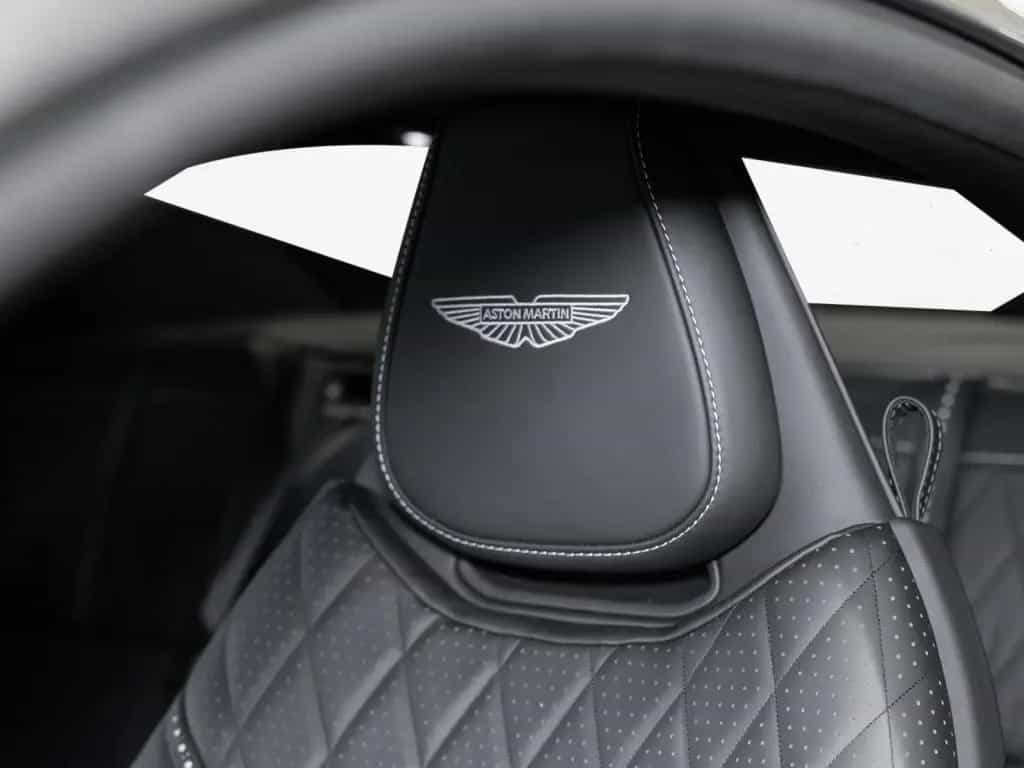 Aston Martin DB12 Coupe Aston Martin Hamburg 10/2025-photo-3