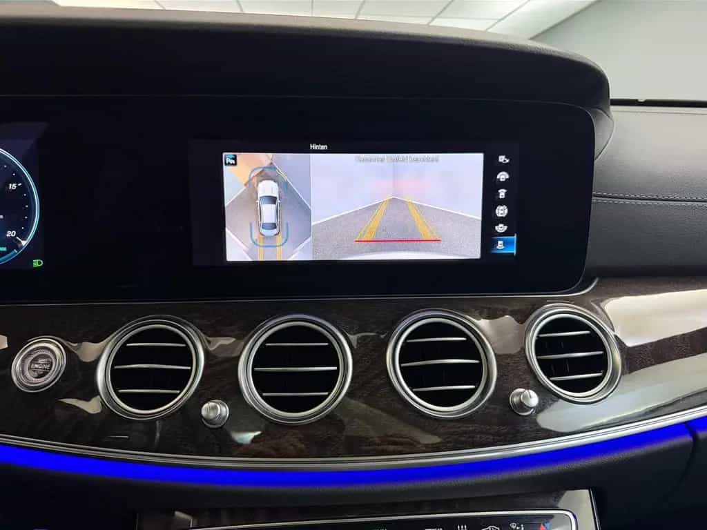 Mercedes-Benz E-Class 450 4M AMG LINE*PANO*AIRM*KEYL*SOFTCL*MEGAVOLL 09/2022-photo-23