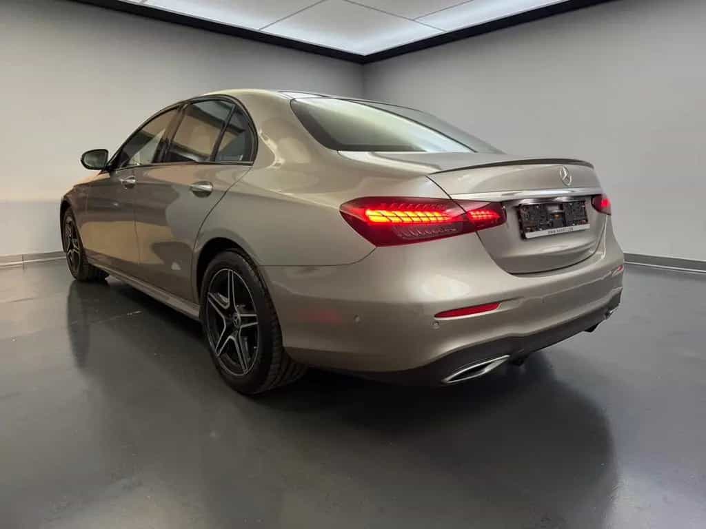 Mercedes-Benz E-Class 450 4M AMG LINE*PANO*AIRM*KEYL*SOFTCL*MEGAVOLL 09/2022-photo-4