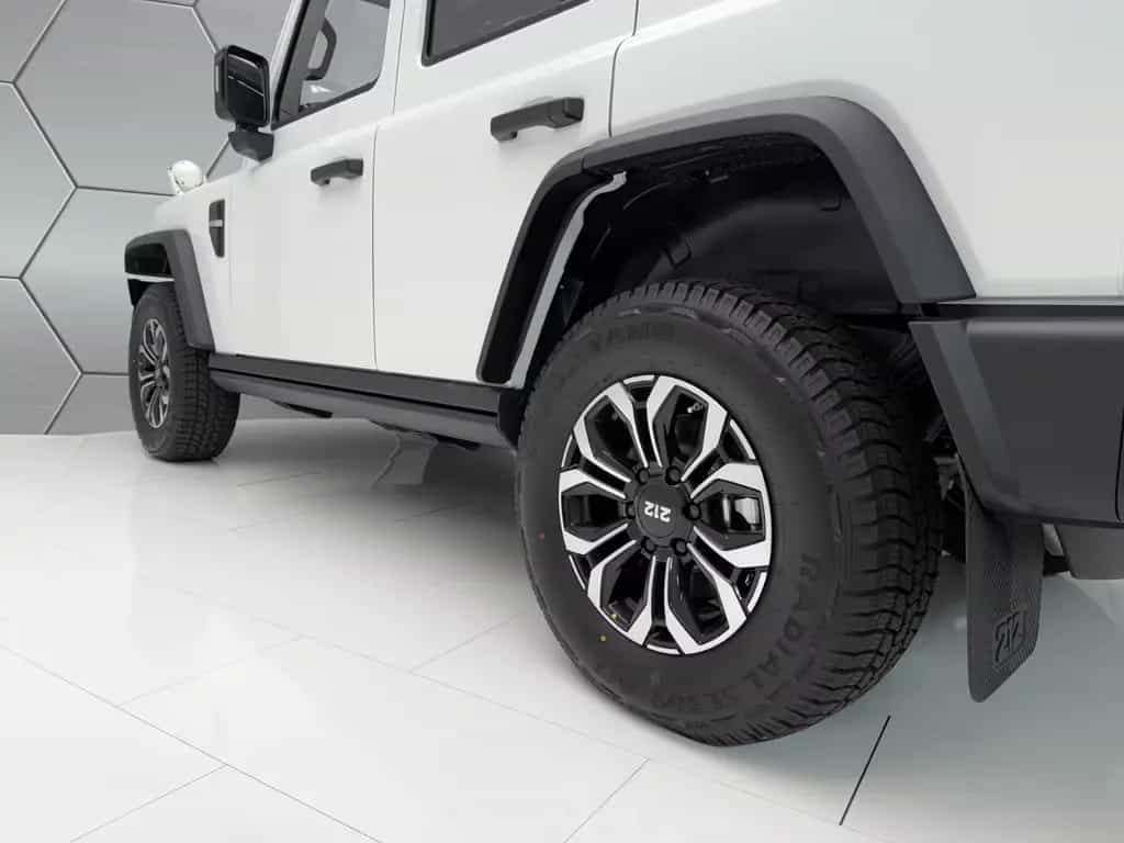BAW 212 Offroader LED Seilwinde Leder 2.0 Automatik null-photo-37