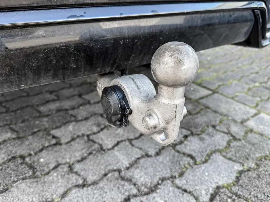 Volvo XC60 Plus Dark 2WD B4 Benzin EU6d Digitales Cock 12/2023-photo-17