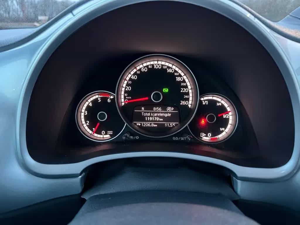 Volkswagen Beetle 2.0 TDI 150PS Cabriolet R-LINE 83042 06/2016-photo-20