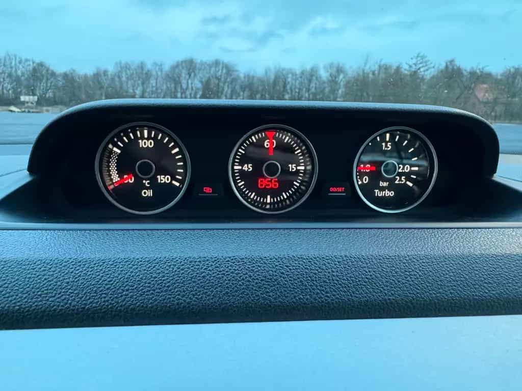 Volkswagen Beetle 2.0 TDI 150PS Cabriolet R-LINE 83042 06/2016-photo-22
