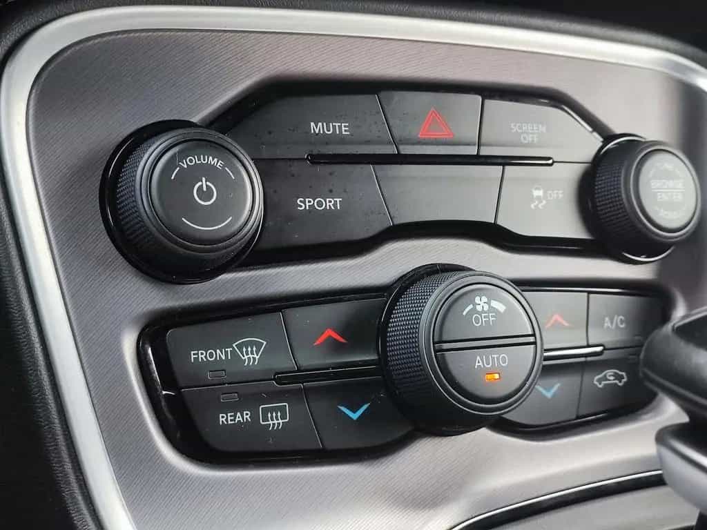 Dodge Challenger SXT Blacktop 3.6 V6|KAMERA|TEMPO|20´´ 07/2020-photo-15