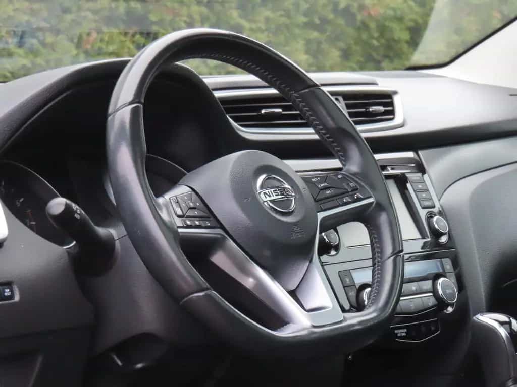 Nissan Qashqai N-Connecta *Aut./Panorama/360° Kamera* 12/2018-photo-11