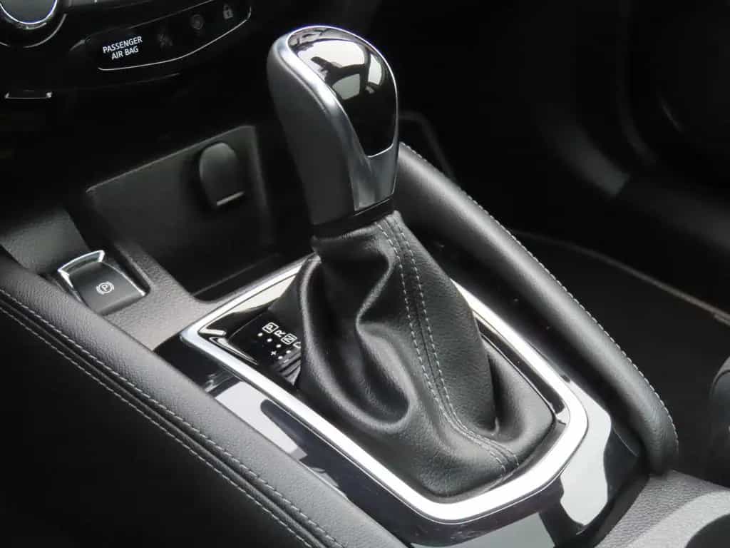 Nissan Qashqai N-Connecta *Aut./Panorama/360° Kamera* 12/2018-photo-16