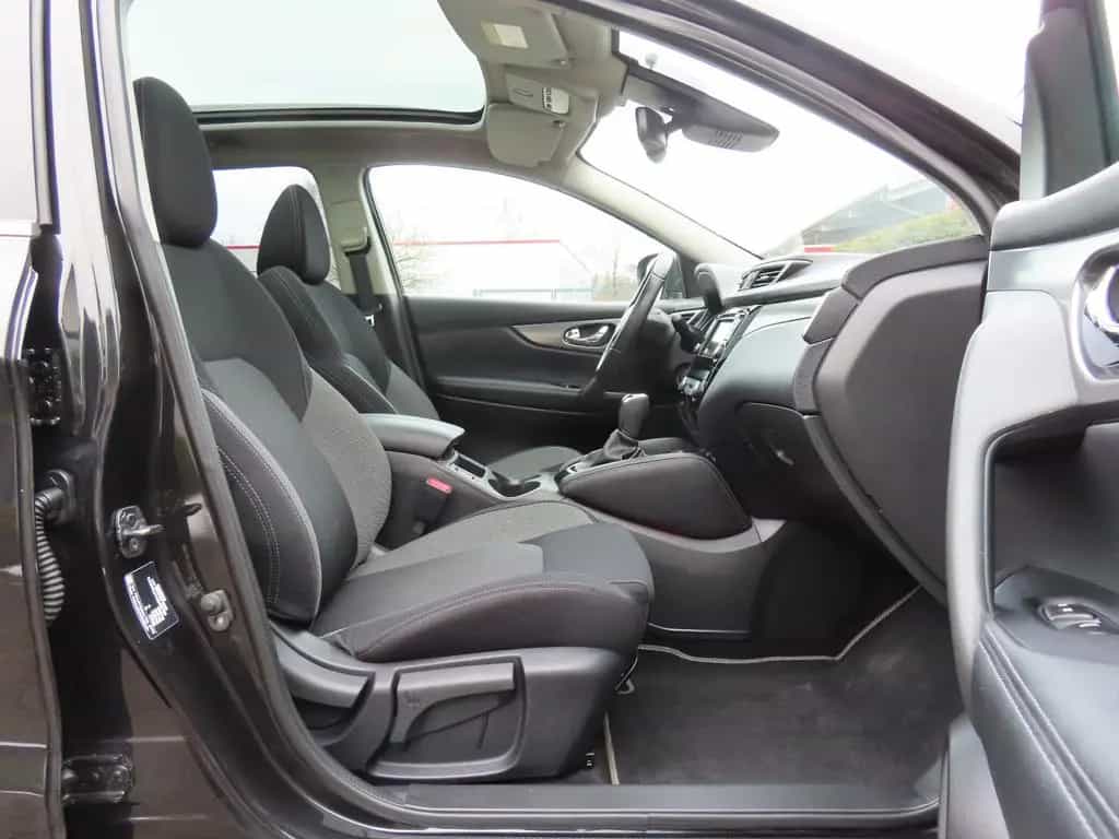 Nissan Qashqai N-Connecta *Aut./Panorama/360° Kamera* 12/2018-photo-19