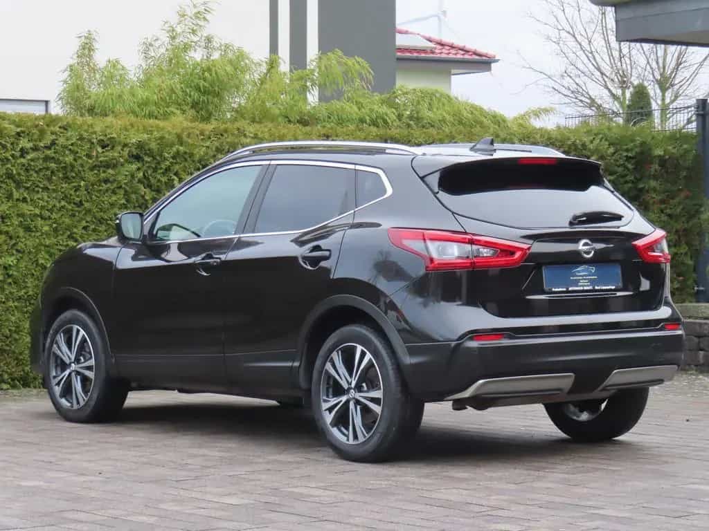 Nissan Qashqai N-Connecta *Aut./Panorama/360° Kamera* 12/2018-photo-2