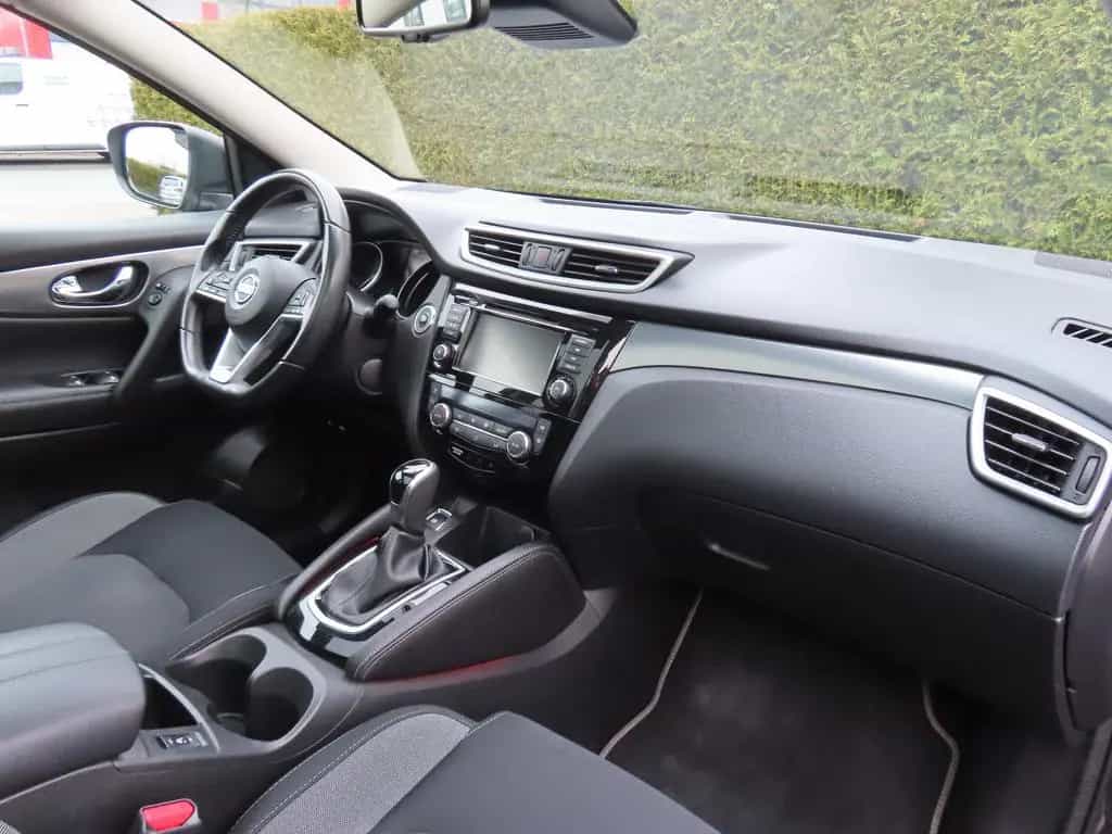 Nissan Qashqai N-Connecta *Aut./Panorama/360° Kamera* 12/2018-photo-9