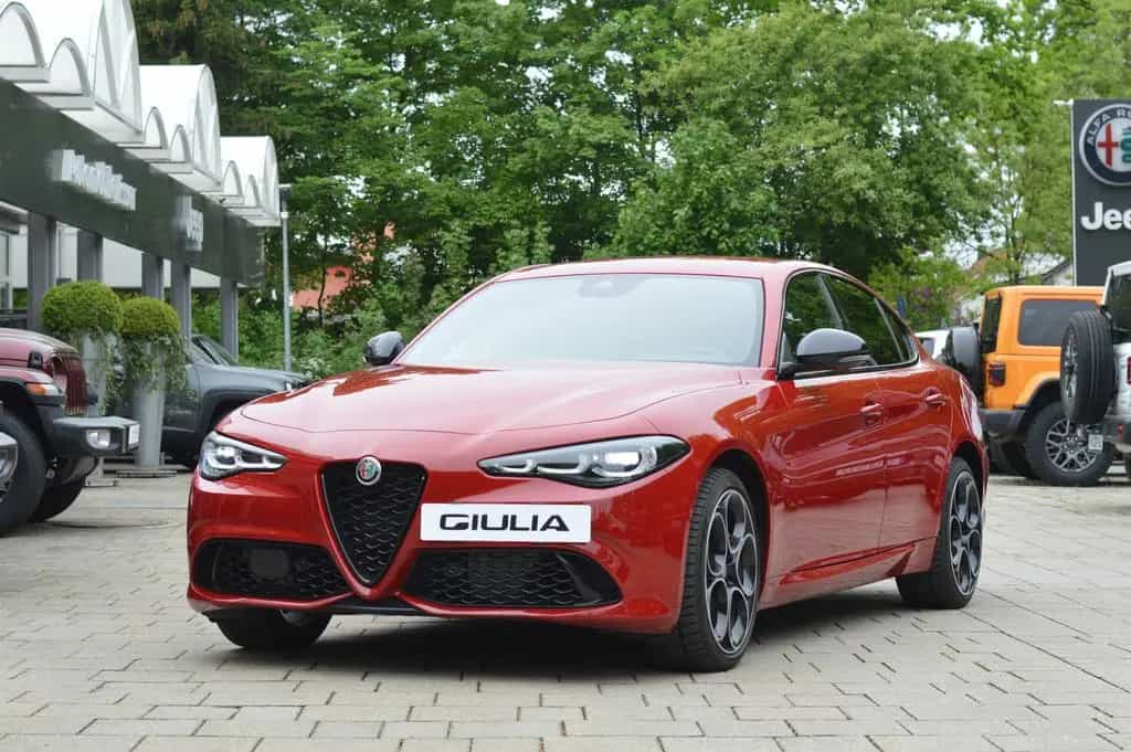 Alfa Romeo Giulia 2.0 Turbo Veloce Q4 280 PS 02/2024-photo-0