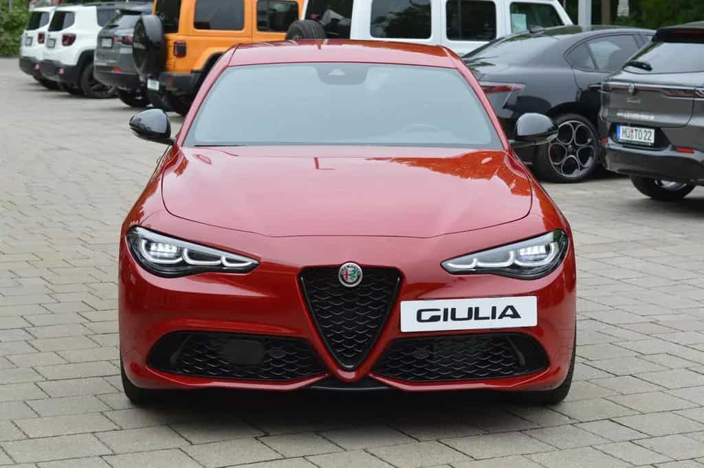 Alfa Romeo Giulia 2.0 Turbo Veloce Q4 280 PS 02/2024-photo-1