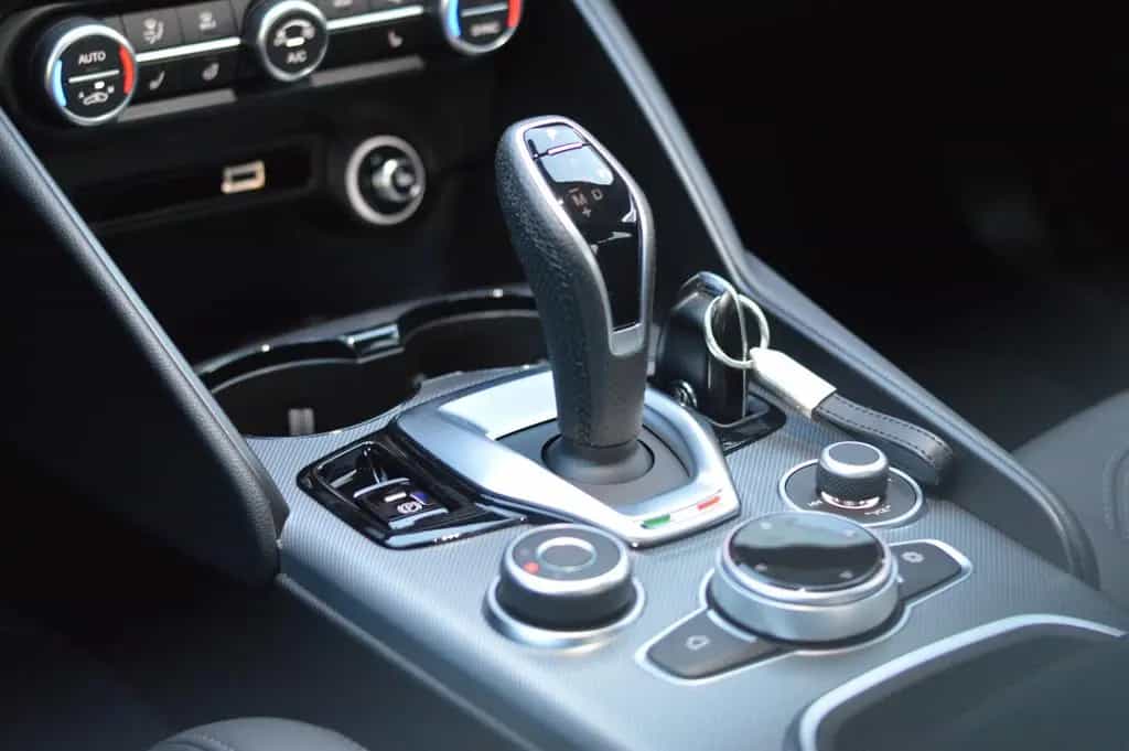 Alfa Romeo Giulia 2.0 Turbo Veloce Q4 280 PS 02/2024-photo-12