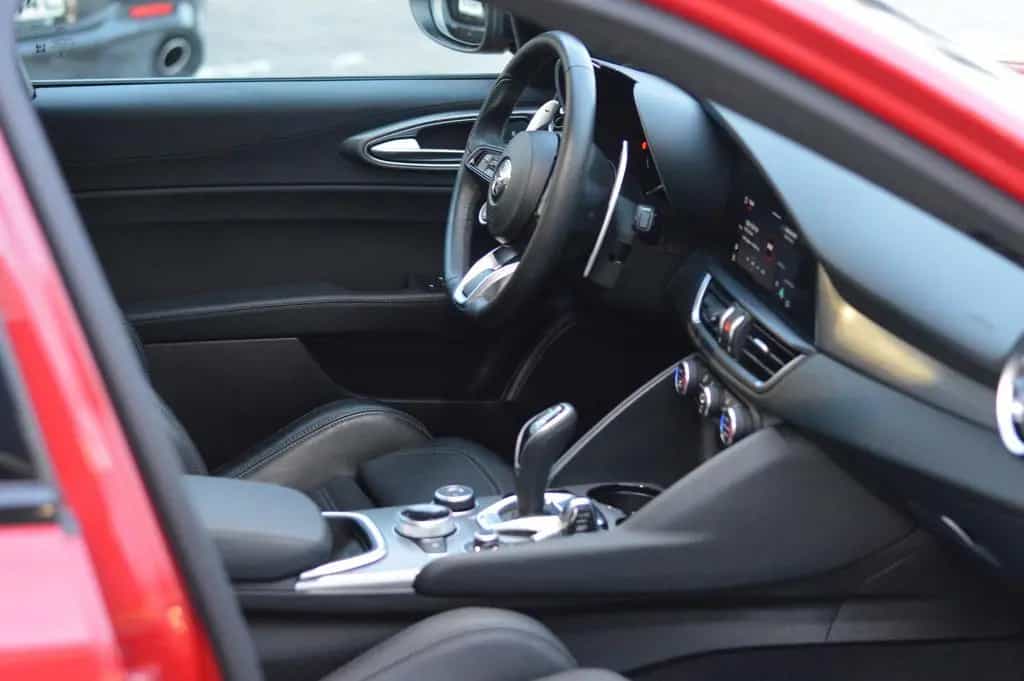 Alfa Romeo Giulia 2.0 Turbo Veloce Q4 280 PS 02/2024-photo-13