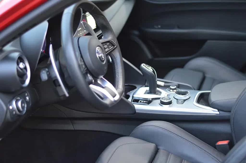 Alfa Romeo Giulia 2.0 Turbo Veloce Q4 280 PS 02/2024-photo-9