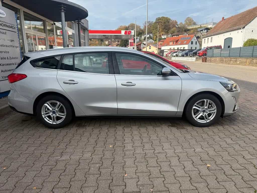 Ford Focus Turnier 1.0 92kW AUTOMATIK RFK Navi uvm 07/2022-photo-3