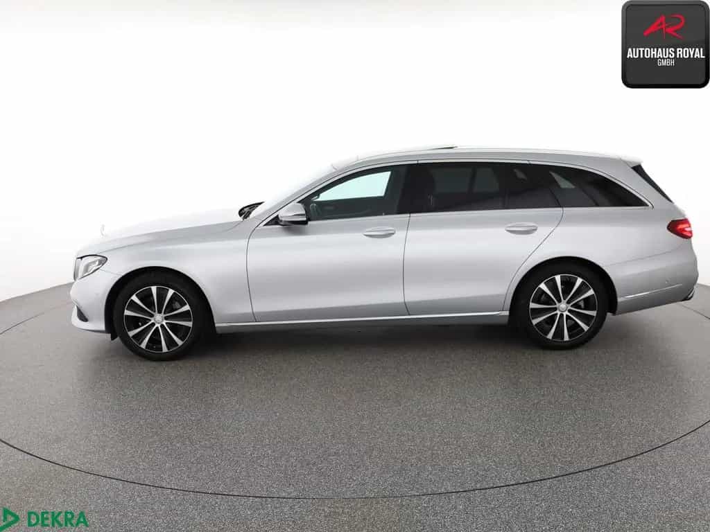 Mercedes-Benz E 250 T EXCLUSIVE WIDE,PANO,KAMERA,AHK,CARPLAY 11/2017-photo-1
