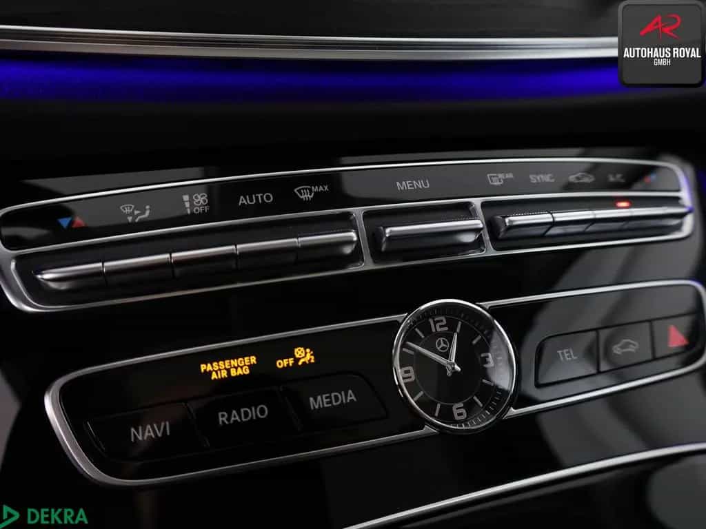 Mercedes-Benz E 250 T EXCLUSIVE WIDE,PANO,KAMERA,AHK,CARPLAY 11/2017-photo-22