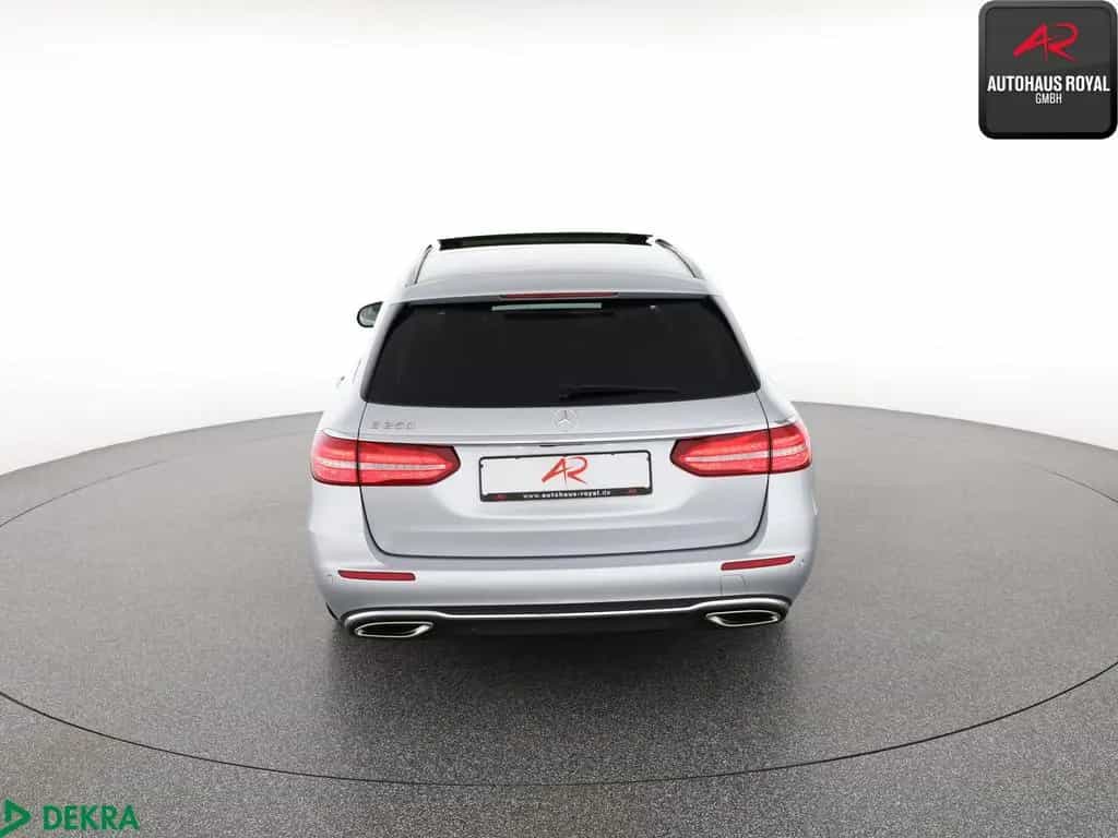 Mercedes-Benz E 250 T EXCLUSIVE WIDE,PANO,KAMERA,AHK,CARPLAY 11/2017-photo-3