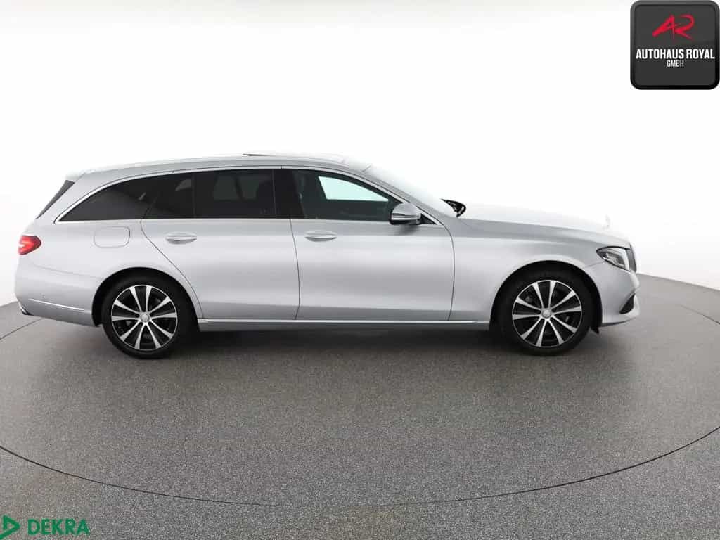 Mercedes-Benz E 250 T EXCLUSIVE WIDE,PANO,KAMERA,AHK,CARPLAY 11/2017-photo-5