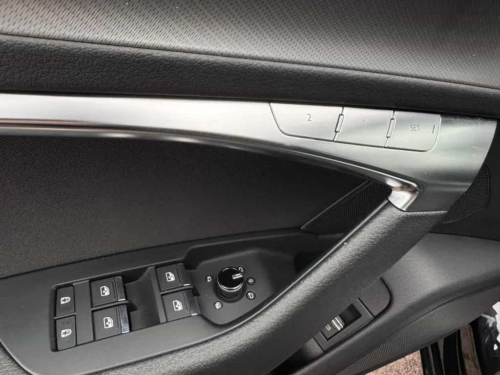 Audi A6 40 TDI sport AHK NAVI RFKA PANO MEMORY TWA 02/2019-photo-26