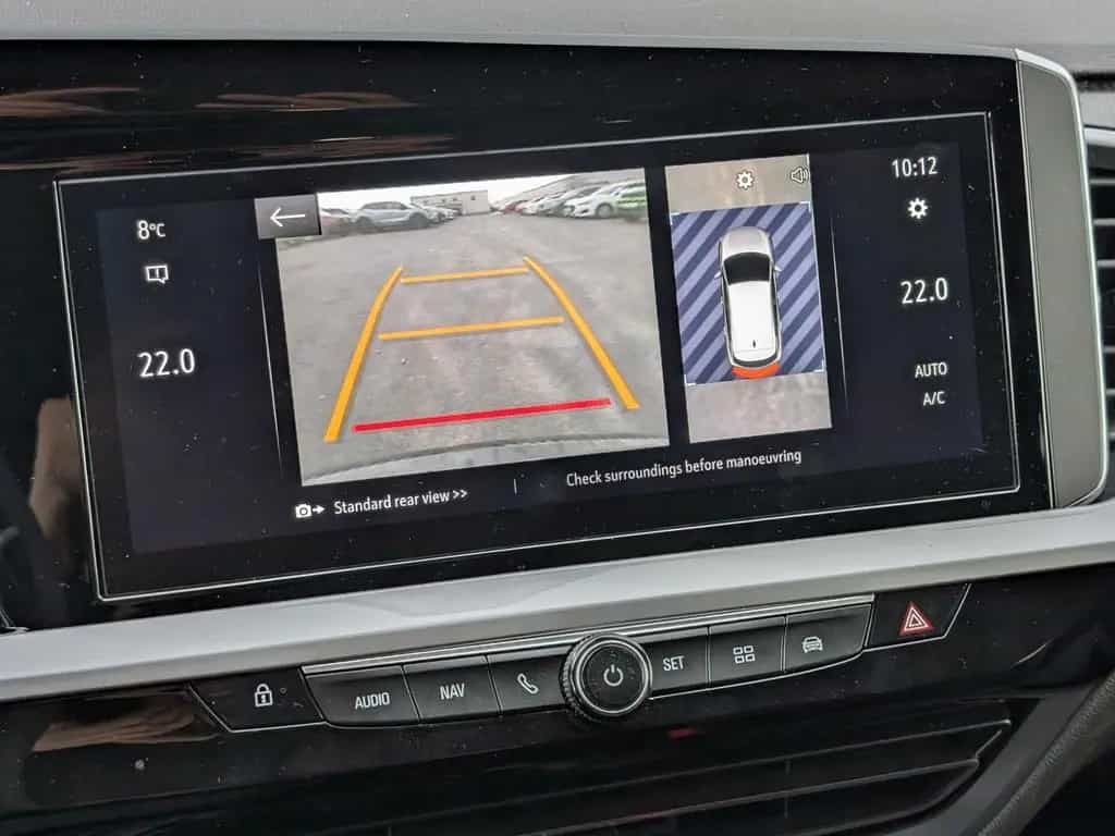 Opel Grandland 1.2 Turbo GS AT8 AHK IntelliLux Navi 10/2024-photo-24