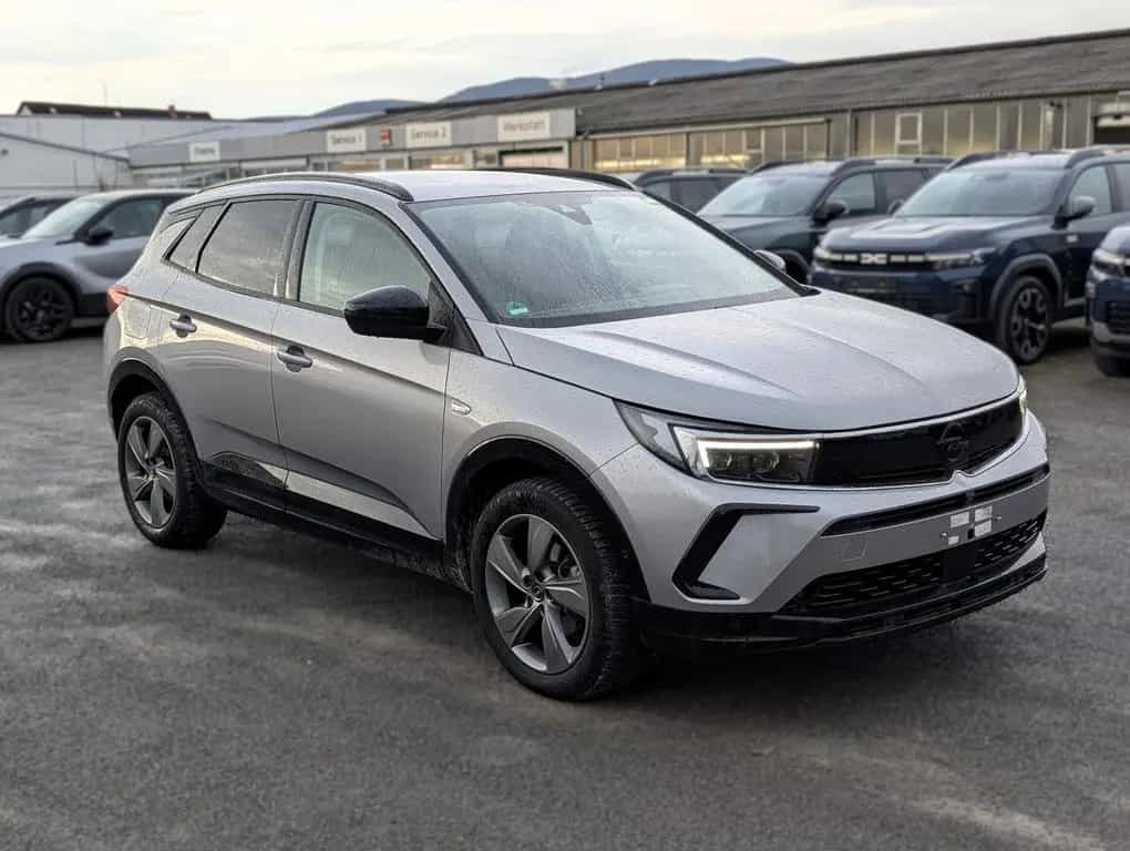 Opel Grandland 1.2 Turbo GS AT8 AHK IntelliLux Navi 10/2024-photo-3