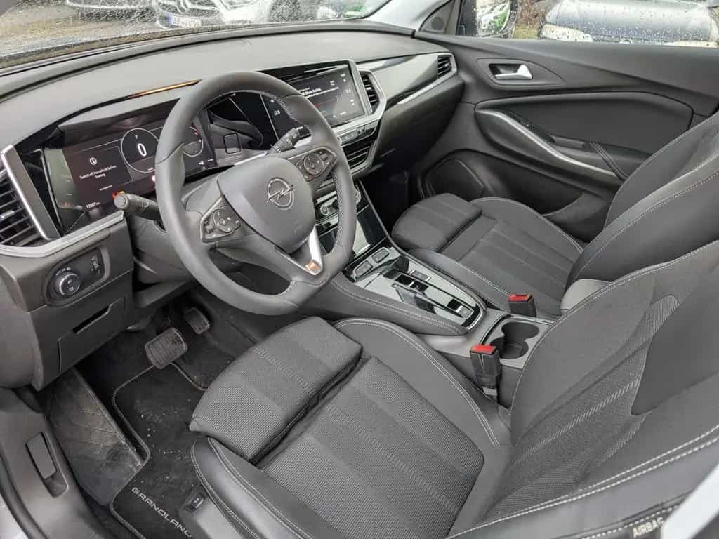 Opel Grandland 1.2 Turbo GS AT8 AHK IntelliLux Navi 10/2024-photo-31