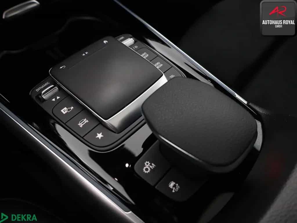 Mercedes-Benz GLB 35 AMG 4M NIGHT MULTIBEAM,KAMERA,DISTRO,AHK 01/2021-photo-22