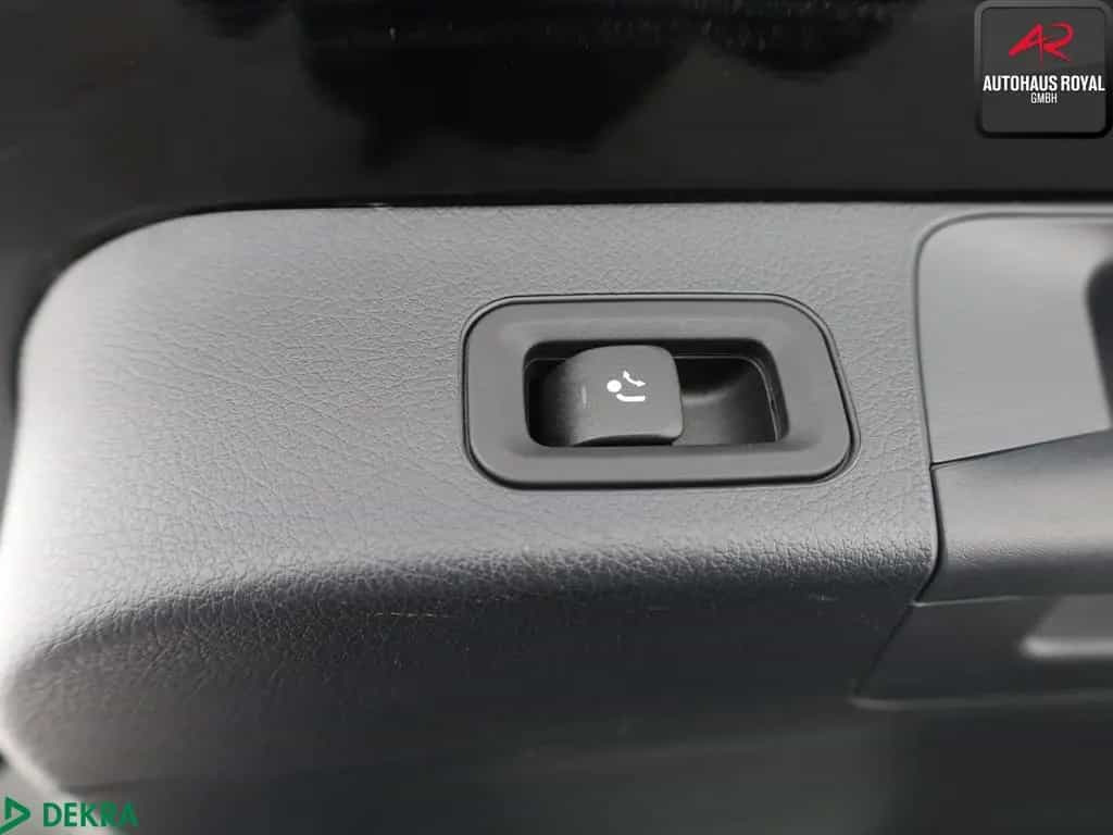 Mercedes-Benz GLB 35 AMG 4M NIGHT MULTIBEAM,KAMERA,DISTRO,AHK 01/2021-photo-25