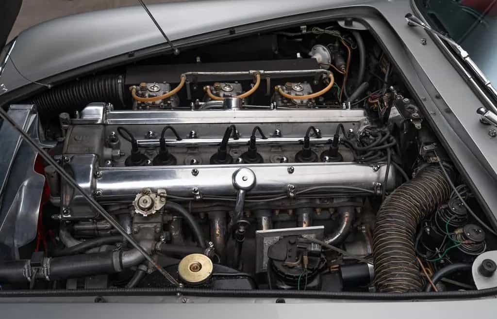 Aston Martin DB 6 Vantage LHD 01/1966-photo-14