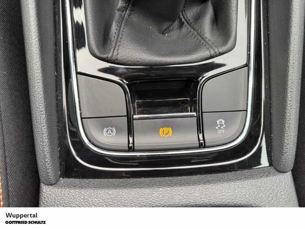 Skoda Karoq 1.0 TSI Clever LED NAVI KAM SHZ PDC LM ZV 07/2021-photo-20