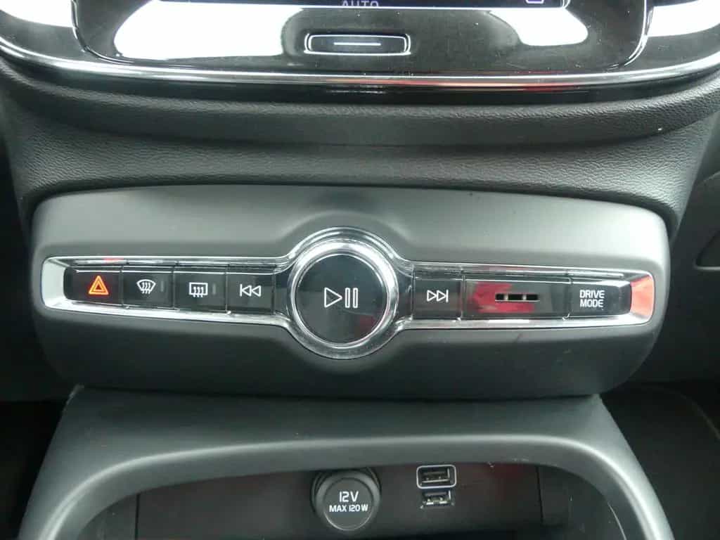 Volvo XC40 1.5 Inscription 2WD LED Navi ACC Kamera DAB 07/2019-photo-16