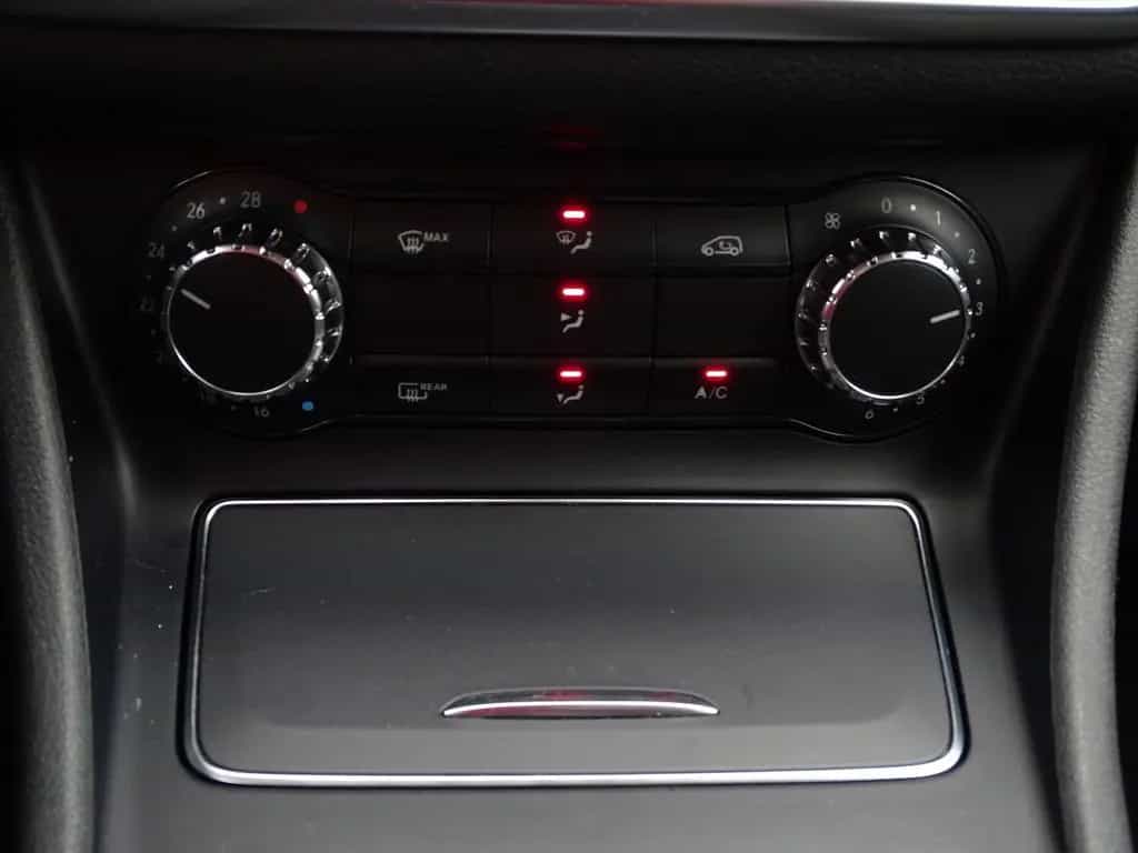 Mercedes-Benz CLA-Class 180 Urban LED Navi Sitzheizung PDC 04/2018-photo-12