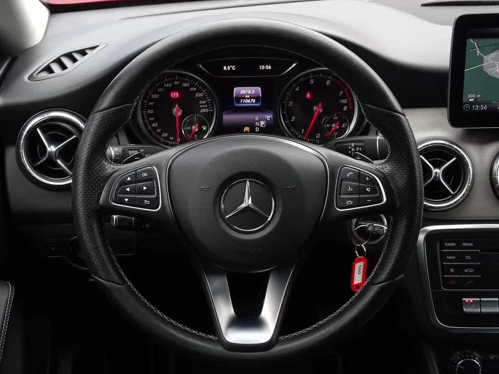 Mercedes-Benz CLA-Class 180 Urban LED Navi Sitzheizung PDC 04/2018-photo-13